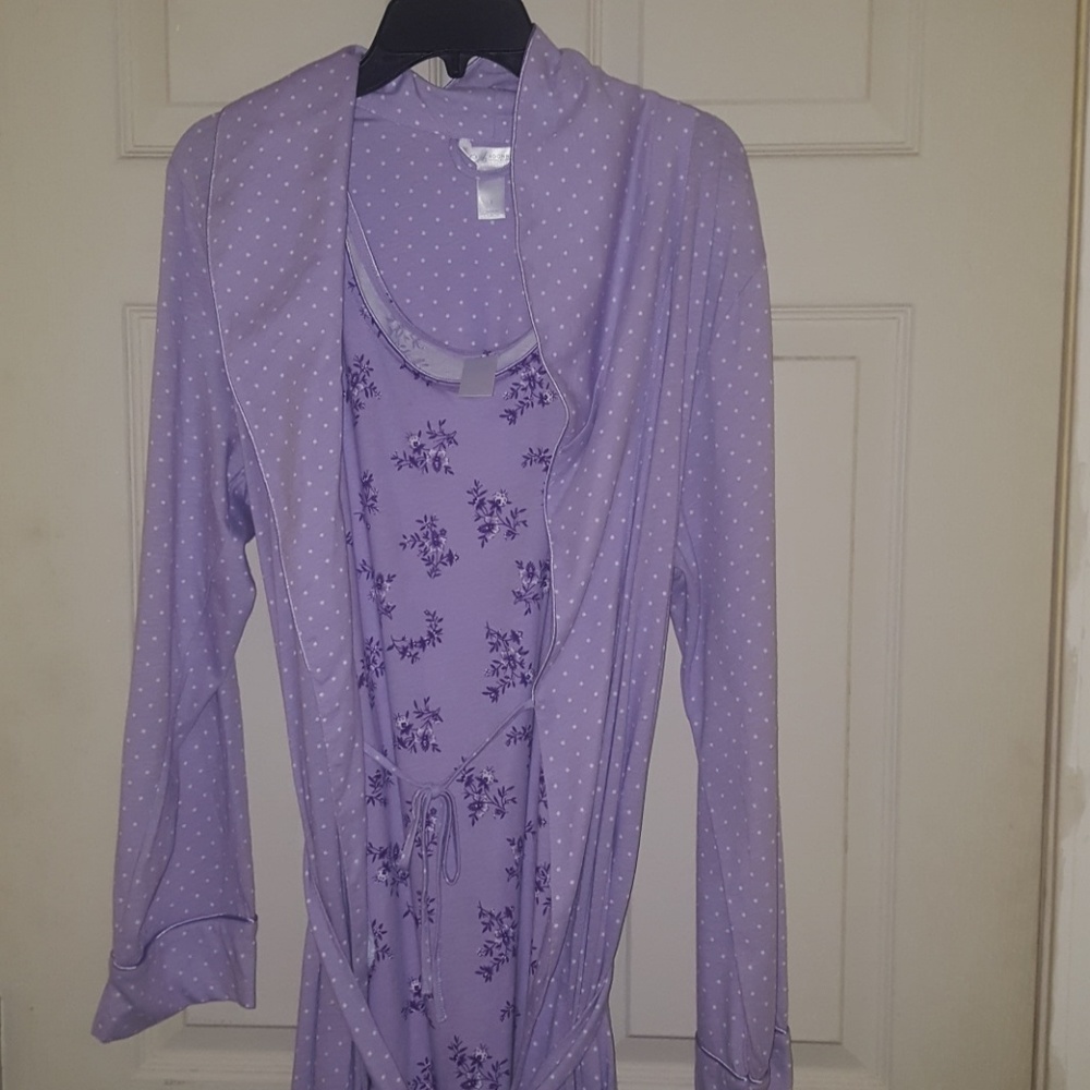 🌚Adonna night gown with robe🌚